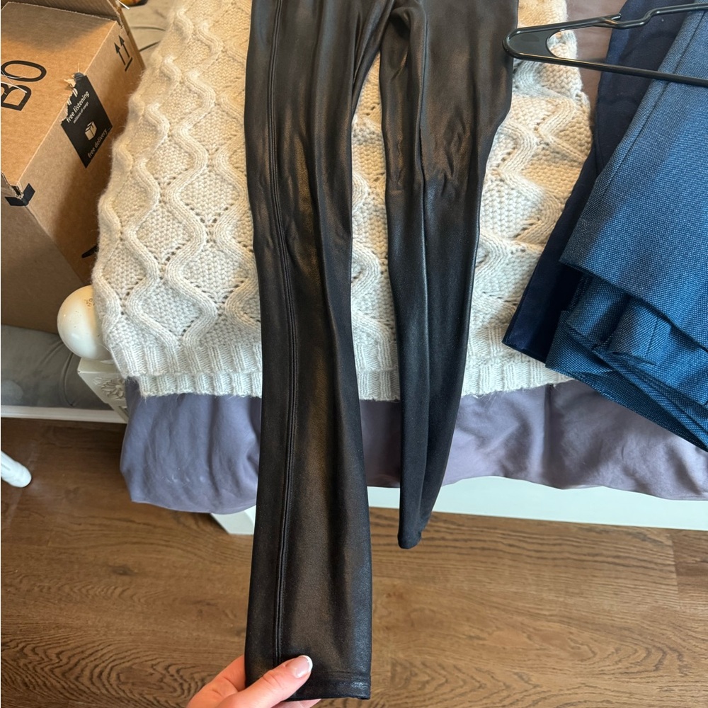 Spanx shiny leggings - Picture 3 of 4
